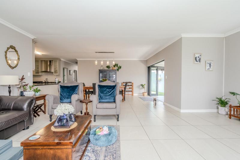 4 Bedroom Property for Sale in Calypso Beach Western Cape
